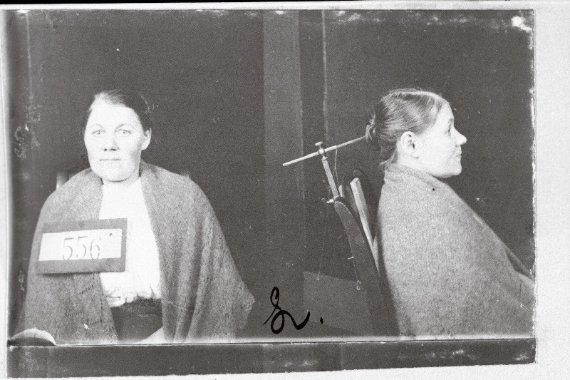 Riigivastases agitatsioonis süüdi mõistetud Rosalie Liisa tütar Lipsberg enne vangide vahetamise korras Venemaale väljasaatmist .