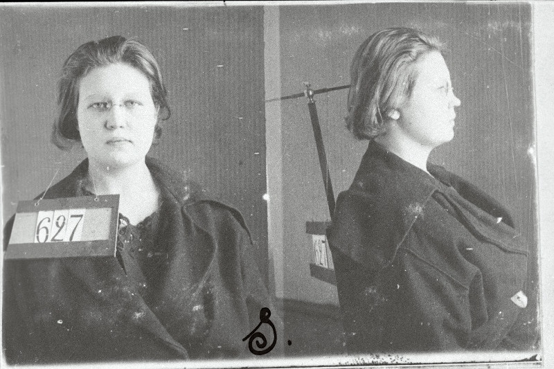 Riigivastases agitatsioonis süüdi mõistetud Erna Saarens enne vangide vahetamise korras Venemaale väljasaatmist .