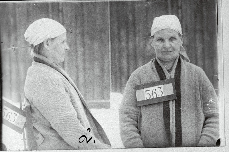 Riigivastase tegevuse eest süüdi mõistetud Anna Hansu tütar Luuberg enne vangide vahetamise korras Venemaale välja saatmist.