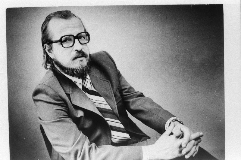 Kirjanik Teet Kallas.