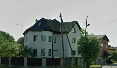 Eramu Tallinnas Maarjamäel Varsaallika 31, ehitusjärgus hoone vaade, vaade tänavale. Arhitektid Aiki Kama (Aiki Lepik), Hain Toss rephoto