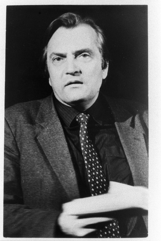 Kirjanik Vaino Vahing.