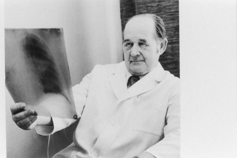 Tartu Riikliku Ülikooli arstiteaduskonna dotsent A. Vapra.