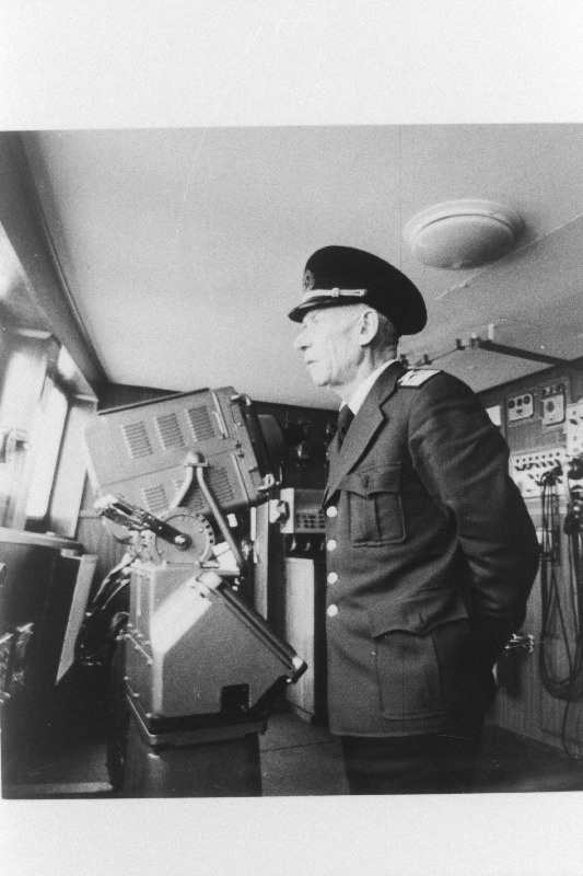 Reisilaeval “Tallinn” kapten K. Leemet.