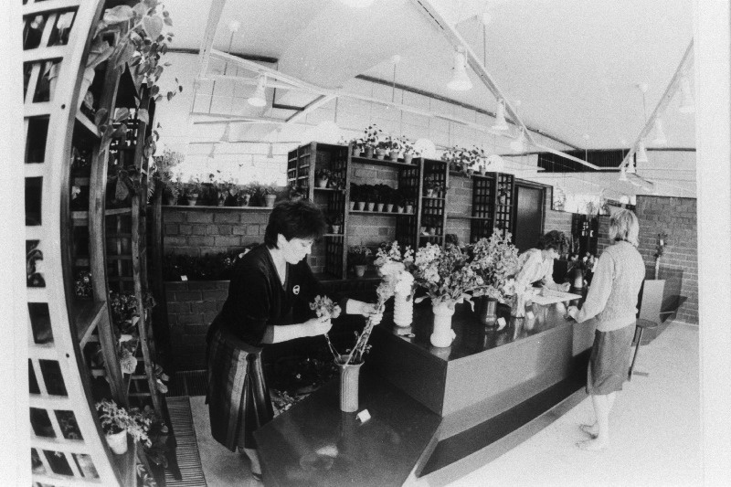 Pirita Lillekasvatuse Näidissovhoosi lillekaupluse sisevaade.