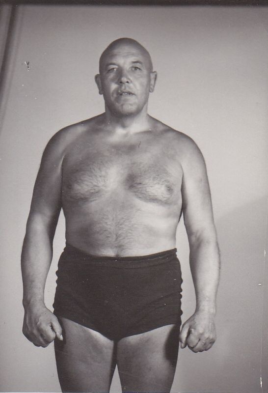 Elukutseline maadleja Gustav Rauer