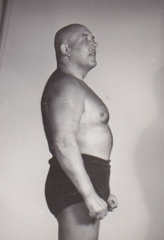 Elukutseline maadleja Gustav Rauer
