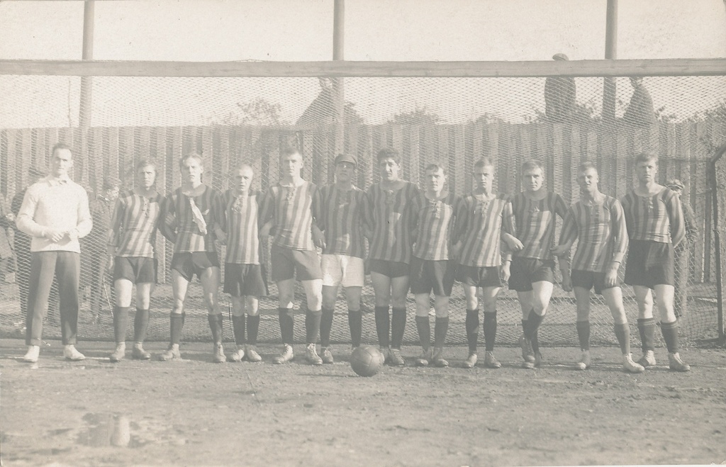 Üliõpilaste Spordiseltsi Sport - Türi Lembitu kohtumine jalgpallis Tallinnas 1921