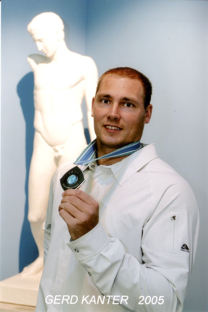 Kettaheitja Gerd Kanter Eesti Spordimuuseumis 2005