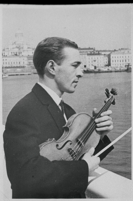Viiulikunstnik Jüri Gerretz.