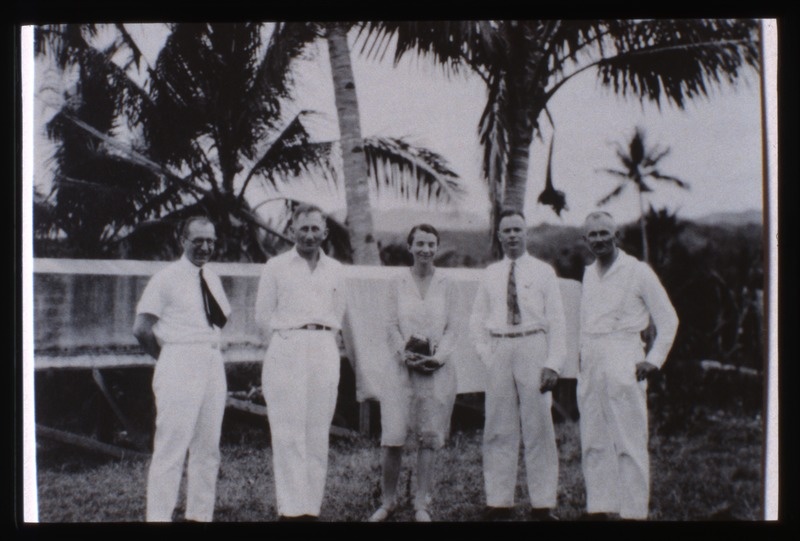 Filipiini saartel päikesevarjutust pildistamas 1929. a.