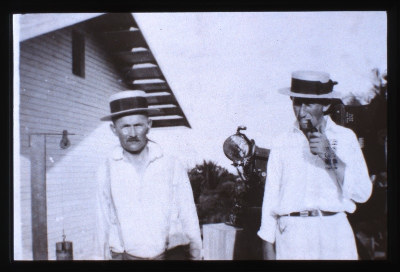 B. Schmidt ja professor Baade Sogodi külas 1929. a.