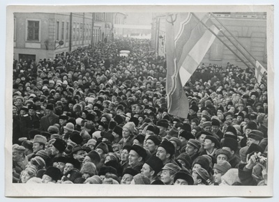 President of Finland Urho Kaleva Kekkonen at the University of Tartu and Käärikul  similar photo