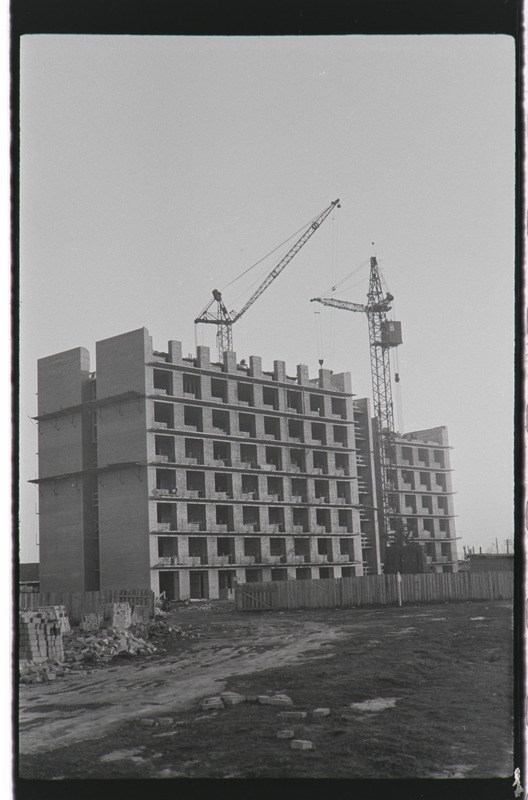 Tartu ülikooli Leningradi (Narva) maantee ühiselamu ehitus. 25. jaanuar 1971. a.