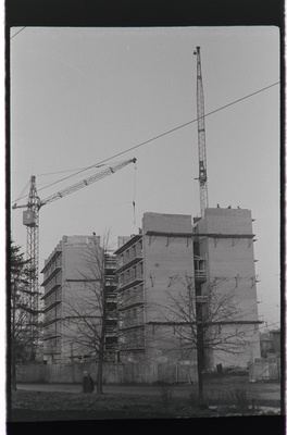 Tartu ülikooli Leningradi (Narva) maantee ühiselamu ehitus. 25. jaanuar 1971. a.  similar photo