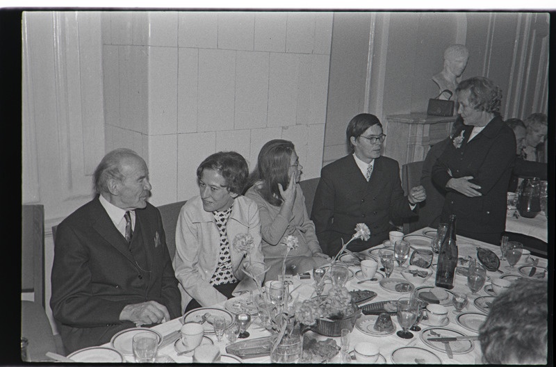 Villem Alttoa 75. sünnipäev Tartu ülikooli kohvikus. 31. oktoober 1973. a.