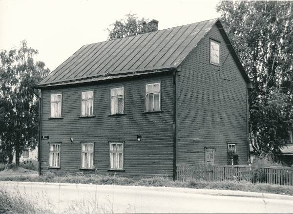 Foto. Raua t 12.
Tartu, 1990. Foto: Harri Duglas.