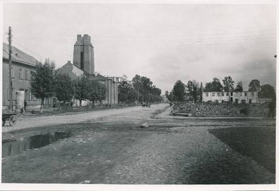 Sõjapurustused Riia tänaval (taga Pauluse kirik). Vaade Riia ja Kastani t poolt kesklinna suunas. Tartu, 22.08.1946. Foto E. Selleke.  similar photo