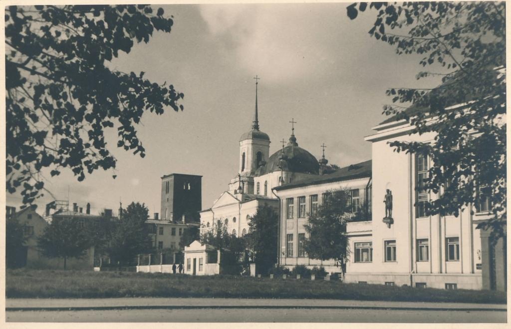 Tartu linnavaade. Uspenski kirik. 1940ndatel.