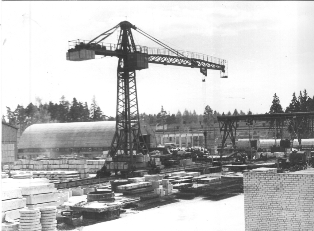 Foto. Võru KEK  laoplatsil 1985.a.