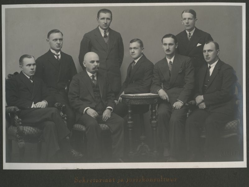 Grupipilt: Eesti Panga sekretariaat ja juriskonsultuur