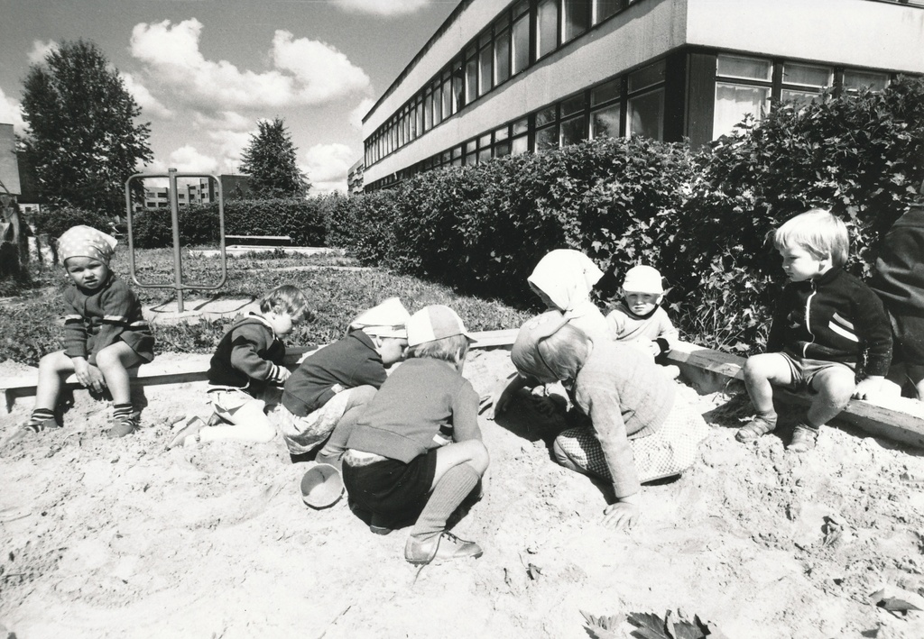 Foto. Võru.Võru 8. lastepäevakodu Kooli tee 7., august 1982.a.