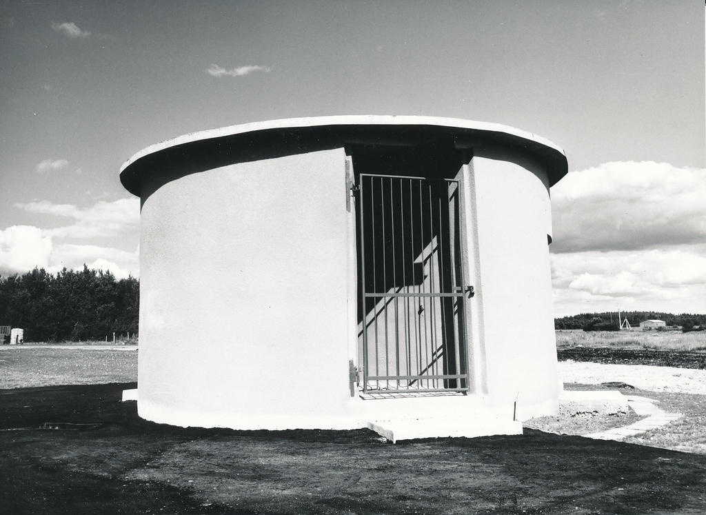 Foto. Võru. Ülepumpamisjaam Võru Keskhaigla trassil Pikal tänaval augustis 1982.a.