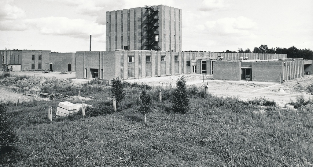 Foto. Võru. ETKVL Võru Leivakombinaat Pikk tänav 17 , augustis 1982.aastal.