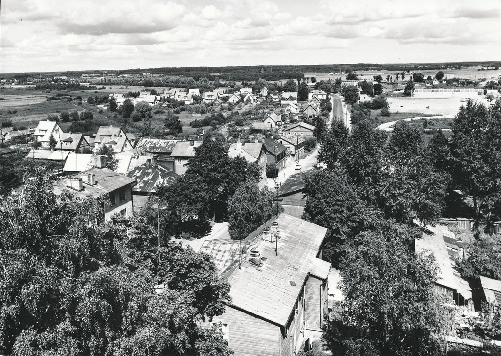 Foto. Võru.Vaade EAÕK tornist  Tartu tänavale bussijaama suunas  august 1982.a.