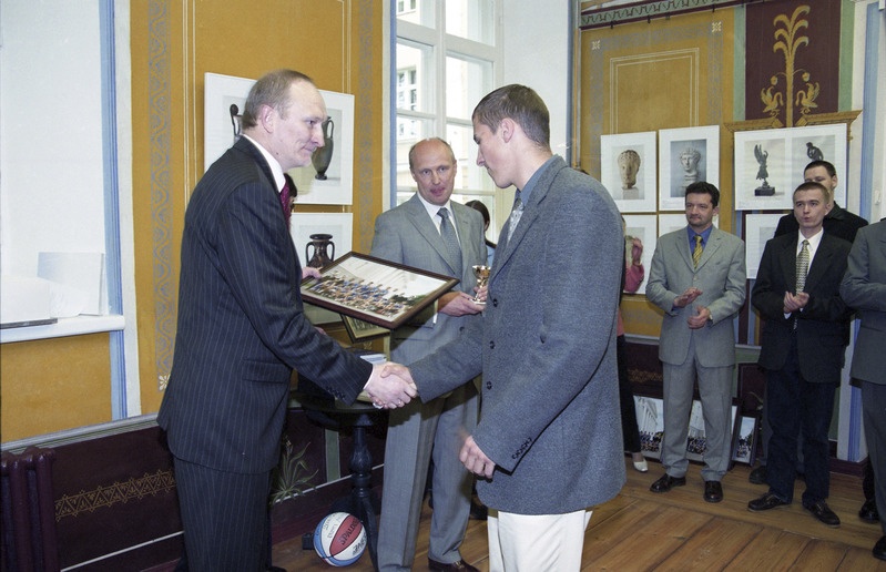 Negatiivid Tartu Ülikooli üritustest 1997-2003