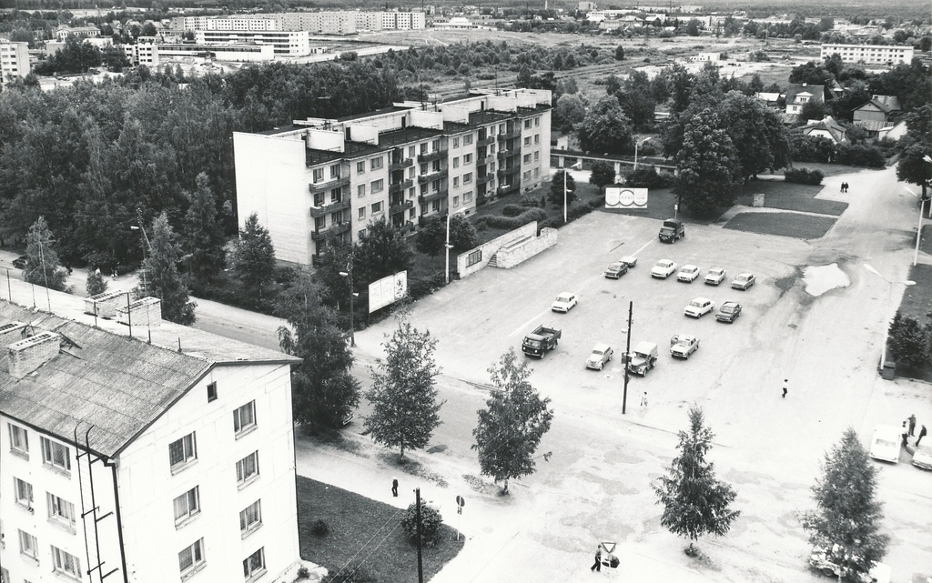 Foto. Võru. Punaste Küttide väljak augustis 1982.a.