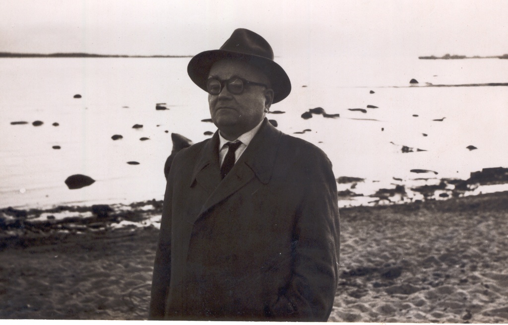 Foto. Paul Horma. 1960. aastatel  mererannas.