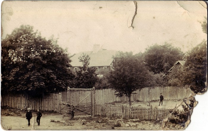 Foto. Kõpu mõis, kordon (?)