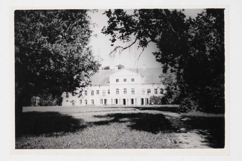 Vaade Vana-Vigala mõisa häärberile