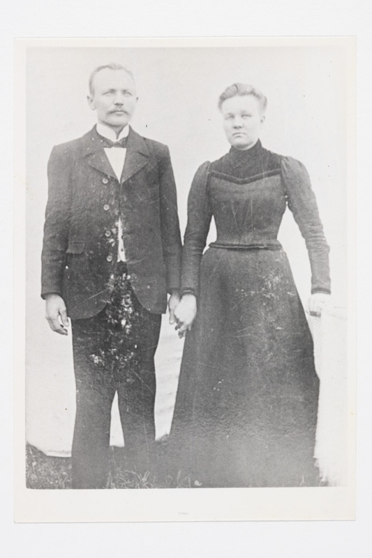 Jüri Tõnise poeg Riis (sünd. 1879) koos abikaasaga