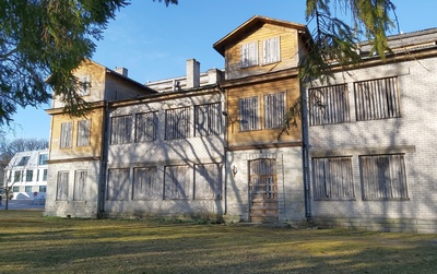 Kuressaare Allee 1, endine hotell Michelson ja Kuressaare Haigla polikliinik rephoto