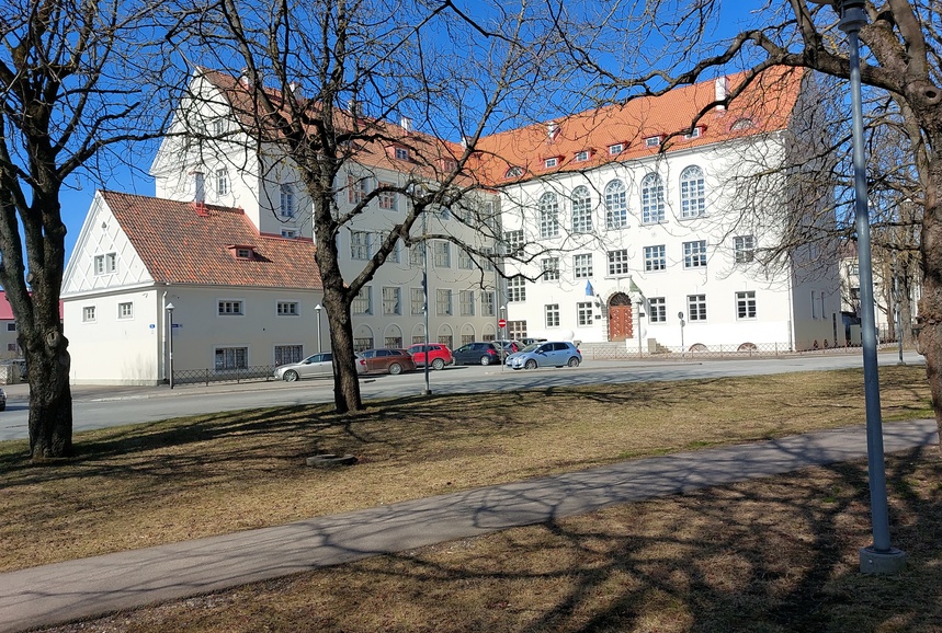 Tallinn, koolihoone Ristiku tänav nr. 69. rephoto
