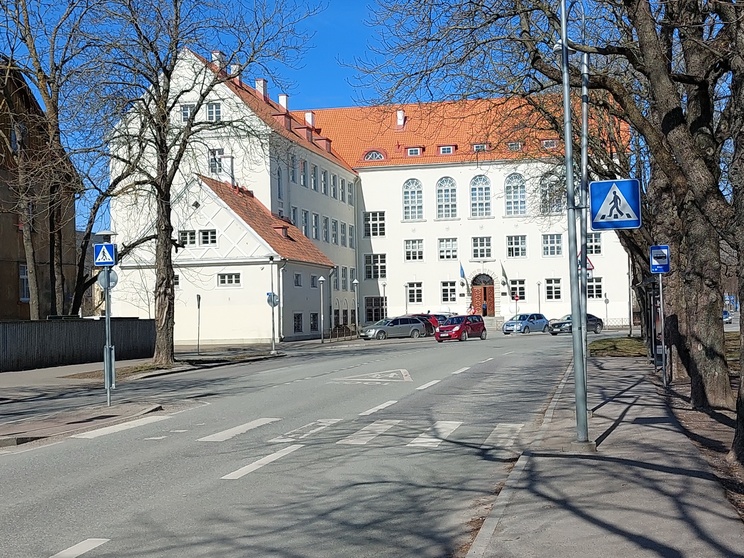 Pelgulinna Algkooli välisvaade. rephoto
