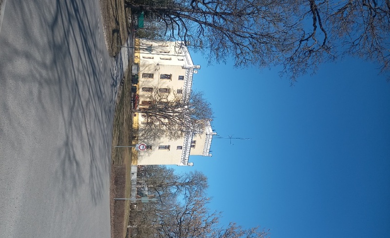 Alu 6 kl. algkool endises Alu mõisa härrastemajas. rephoto