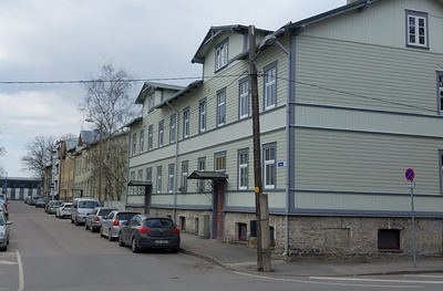 Tallinn, Põhja-Tallinn, Kalamaja, Kungla tänava ja J. Rabtšinski (Vabriku) tänava. rephoto