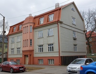 Elamu Tallinnas Kalevi 29, vaade hoonele. Arhitekt Joosep Lukk (Salemanni eeskujul?) rephoto