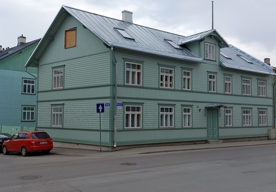 View of the building Tööstuse Street 40. rephoto