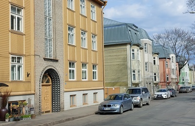 Apartment buildings in Tallinn Kalamaja, Salme 15, street view rephoto