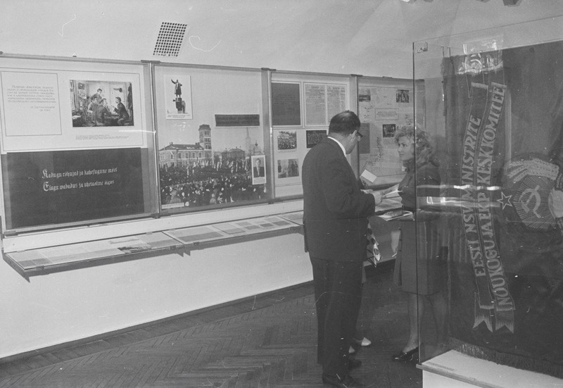 Ajaloomuuseumi näitus Moskvas NSVL Revolutsioonimuuseumis.