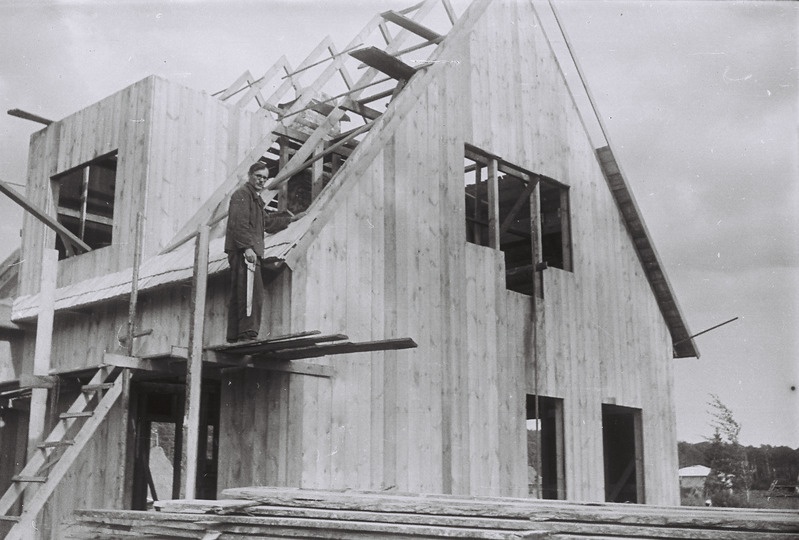 Negatiiv. Individuaalelamu ehitamine Raekülas