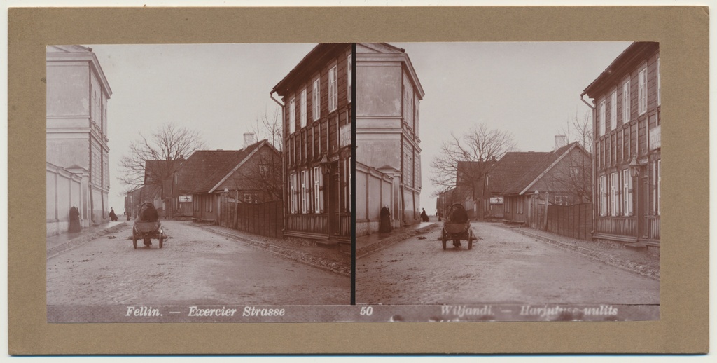 stereofoto, Viljandi, Harjutuse tn (Koidu tn), vasakul kohtumaja, u 1905