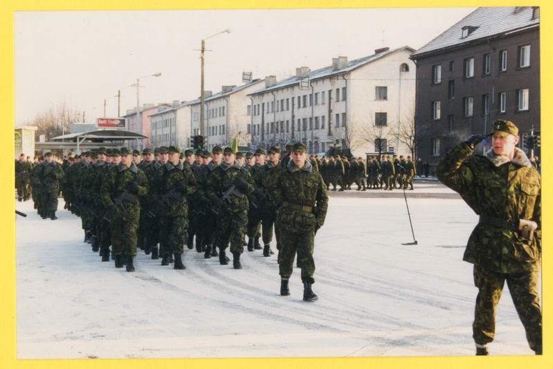 Foto albumis. Vabariigi aastapäeva paraad