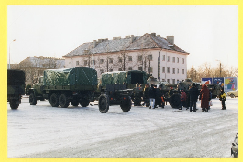 Foto albumis. Vabariigi aastapäeva paraad