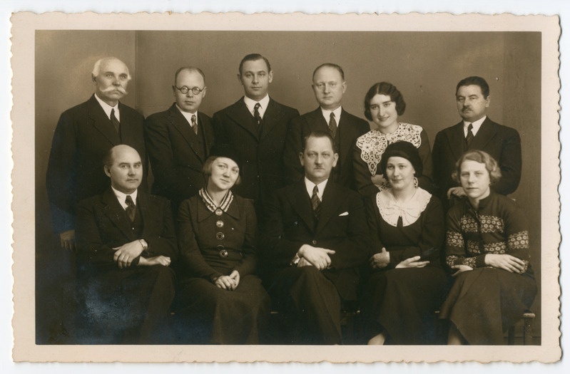 Foto. Pärnu seltskonnategelased