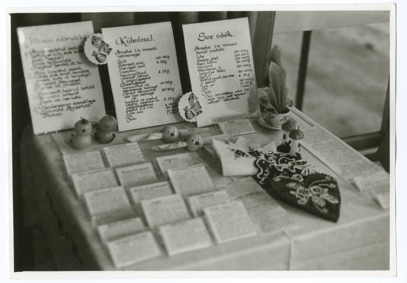 Foto. EAMS Pärnu osakonna näitus. 1989.a.